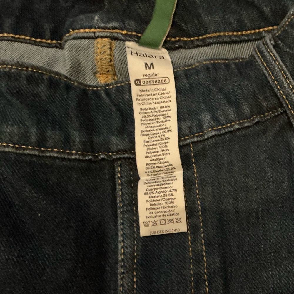 Halara straight leg pull on stretch jeans - Med. - Picture 5 of 6